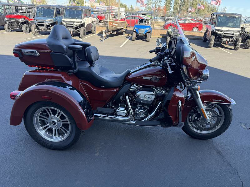 2024 Harley-Davidson Tri Glide Ultra FLHTCUTG - Tri Glide Ultra ULTRA CLASSIC® in Sublimity, OR