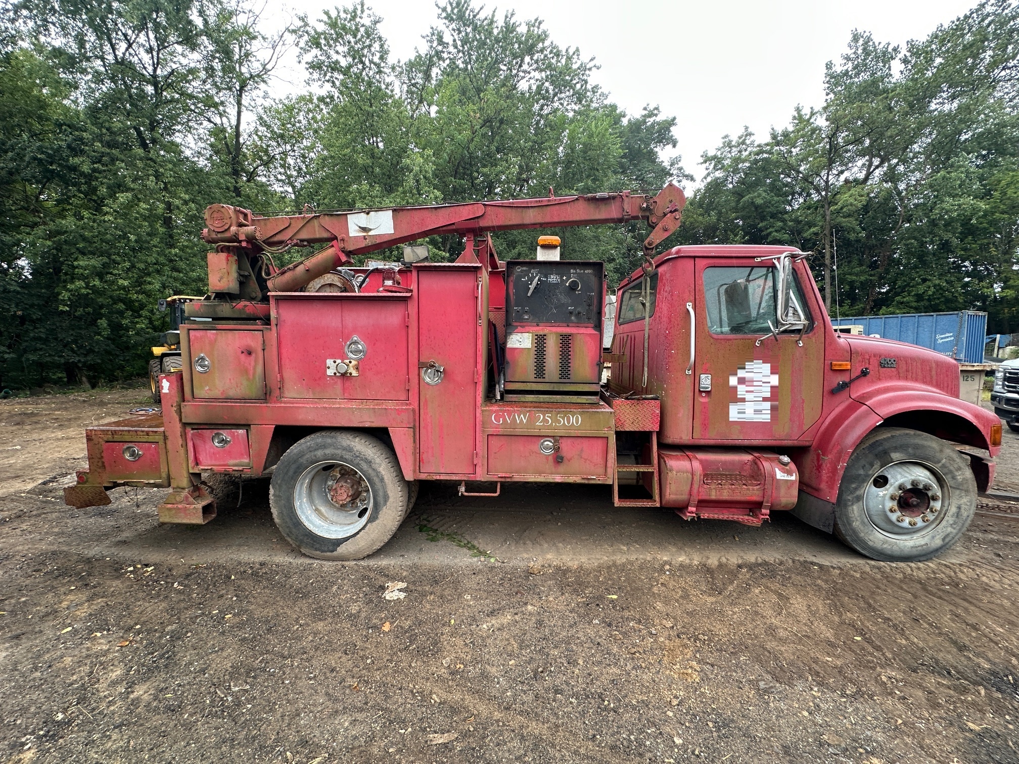 2001 INTERNATIONAL 4700 Service Truck in Belleville, NJ