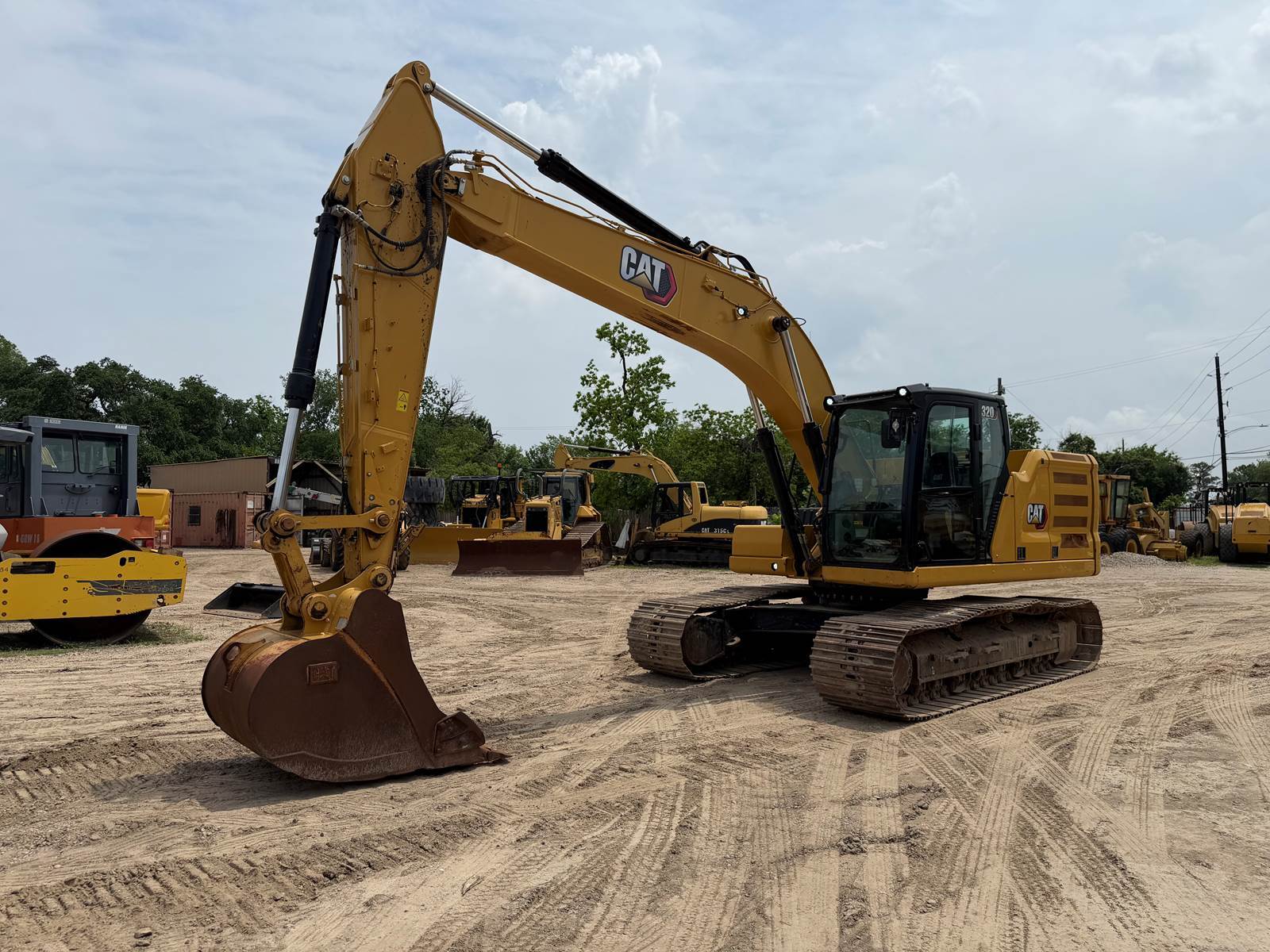 2020 Caterpillar 320 in Dallas, TX