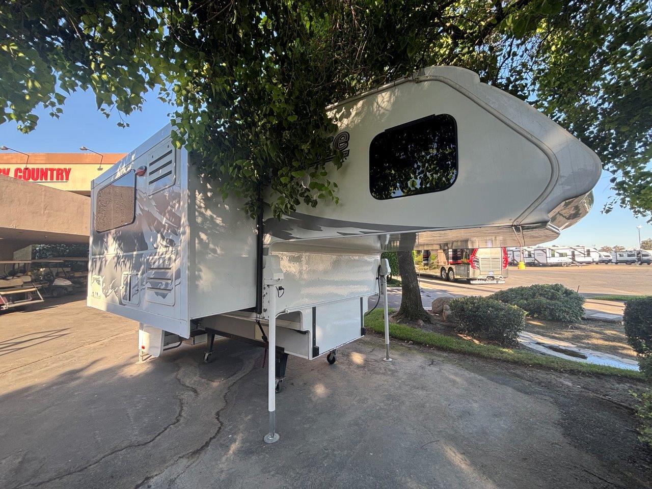 2019 Lance TC Long Bed 995 in fresno CA