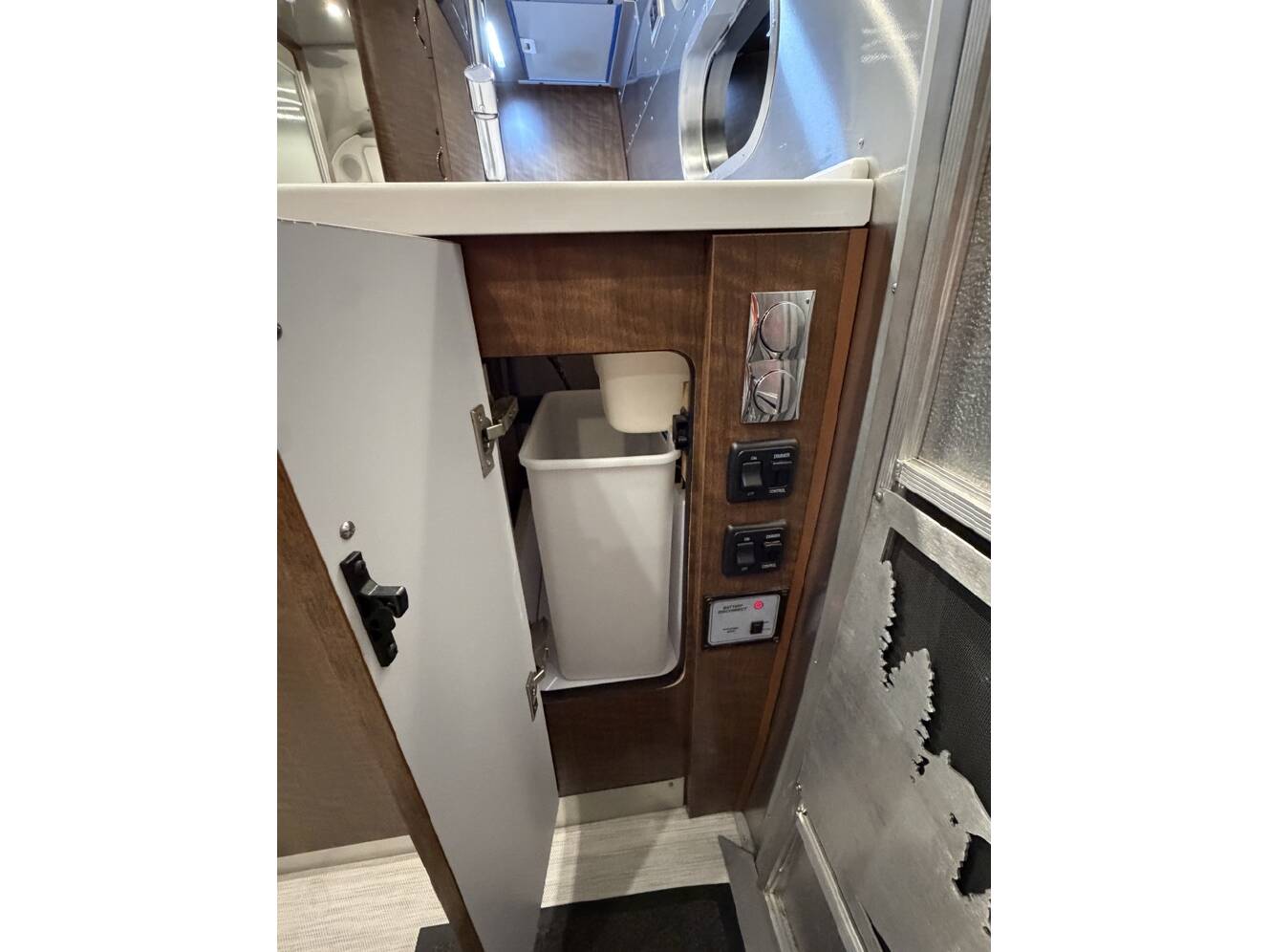 A photo of this 2021 Airstream GLOBETROTTER 25FBQ