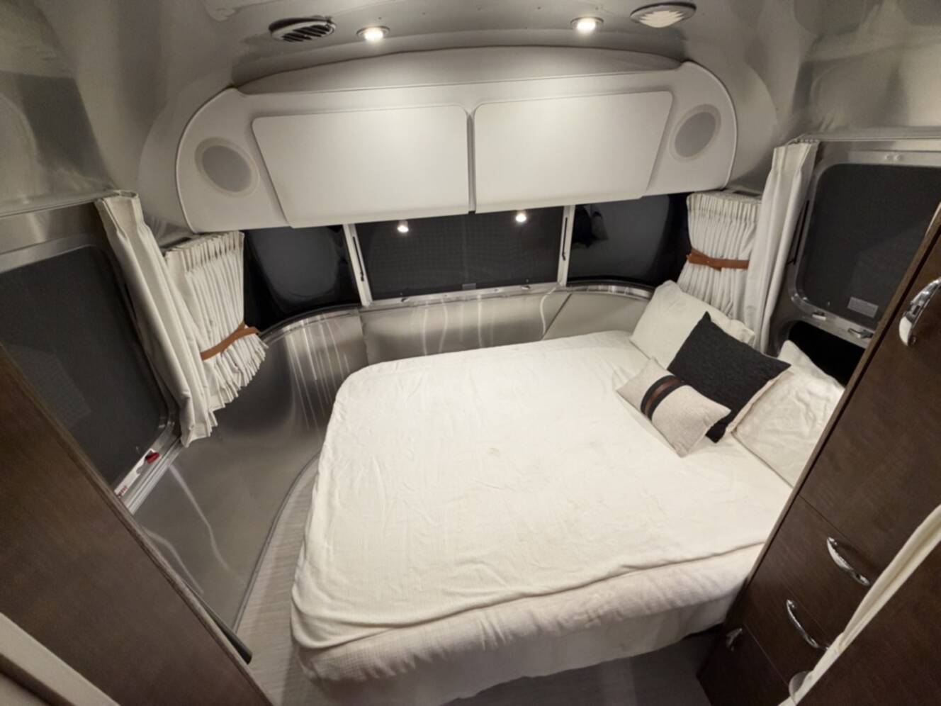 A photo of this 2021 Airstream GLOBETROTTER 25FBQ