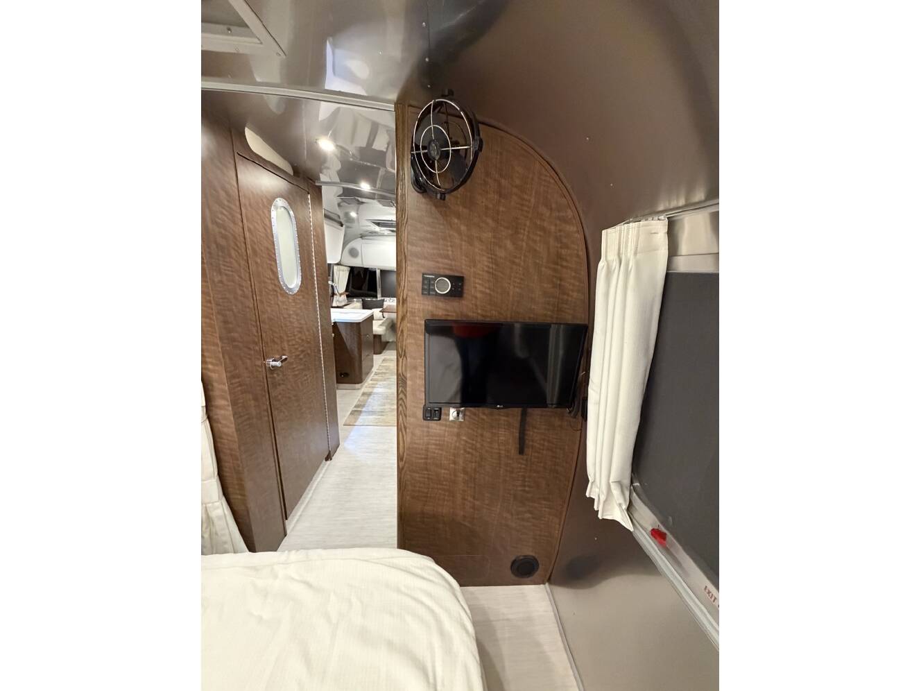 A photo of this 2021 Airstream GLOBETROTTER 25FBQ