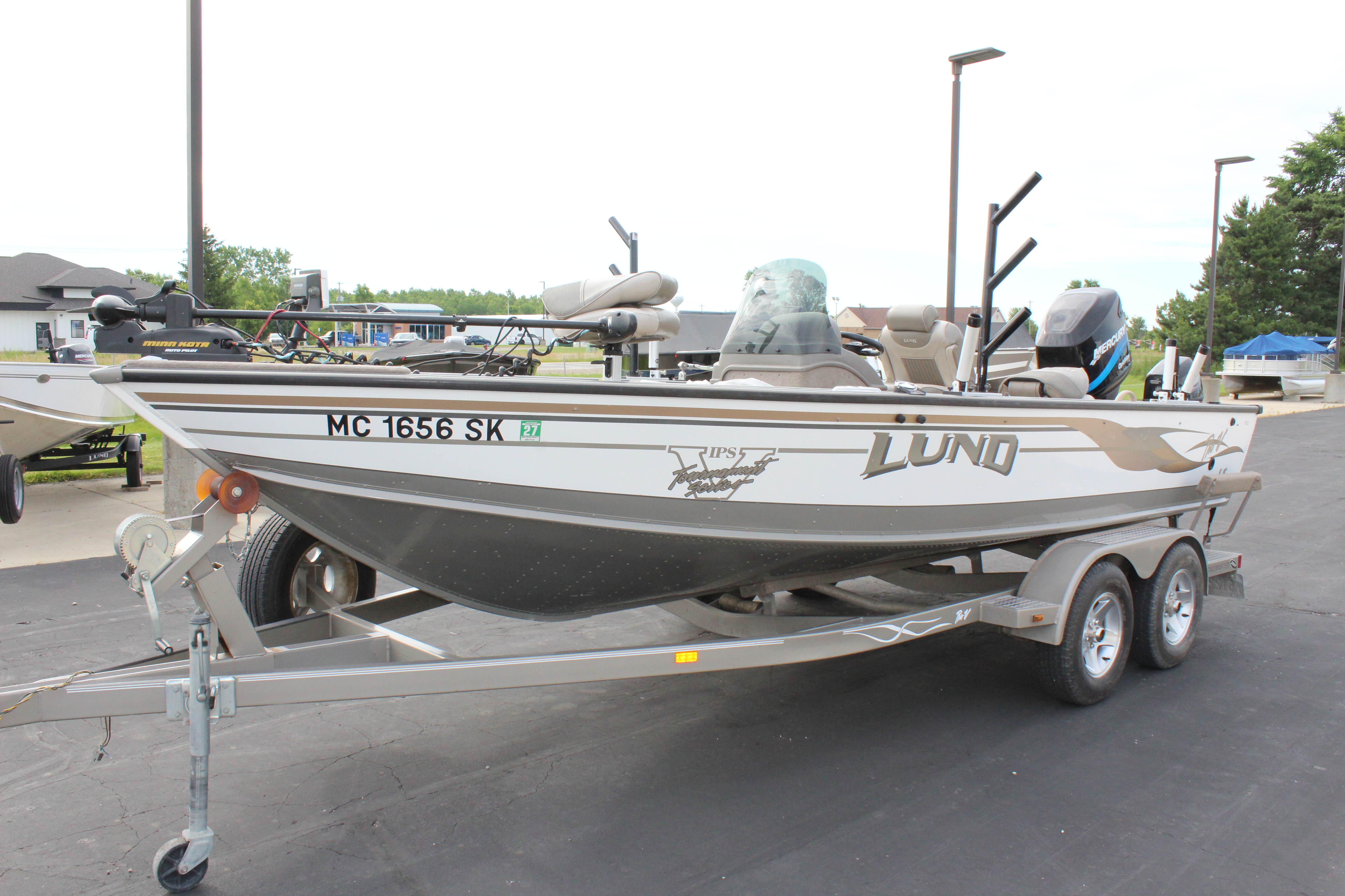 2001 Lund 1900 Pro V LE 2175 SPORT in st. johns MI