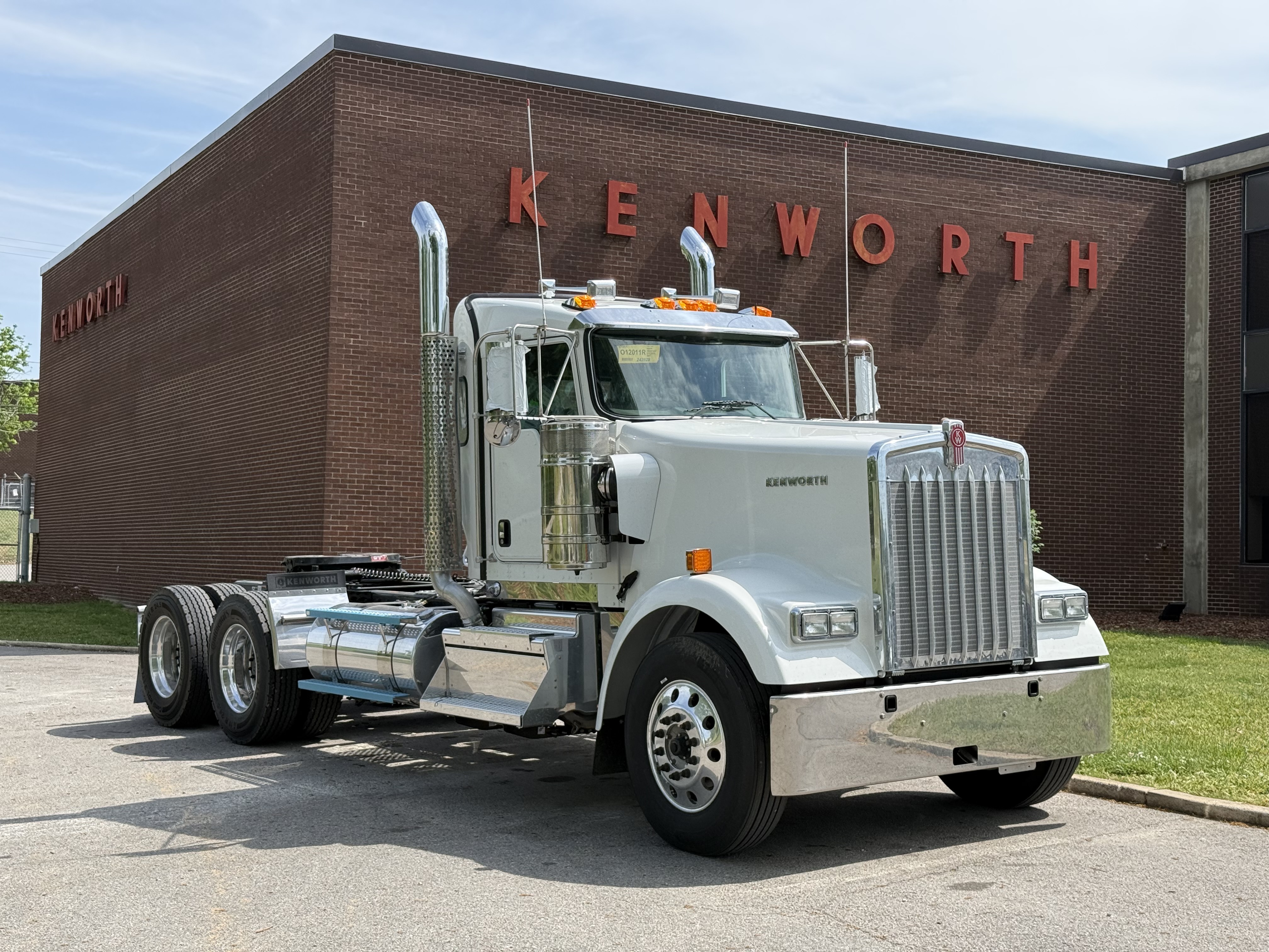2027 KENWORTH W900L in Nashville, TN