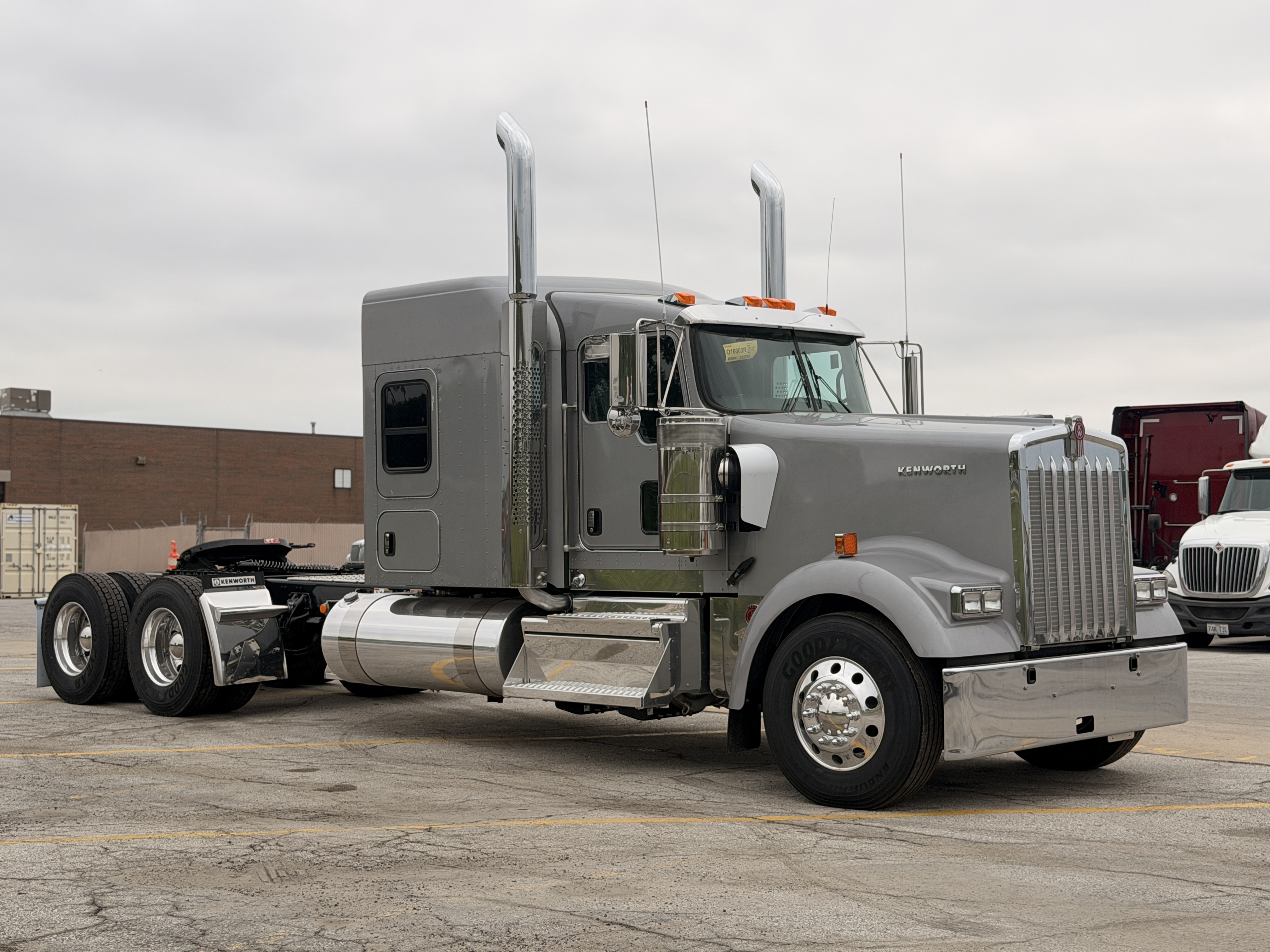 2027 KENWORTH W900L in Kansas City, MO