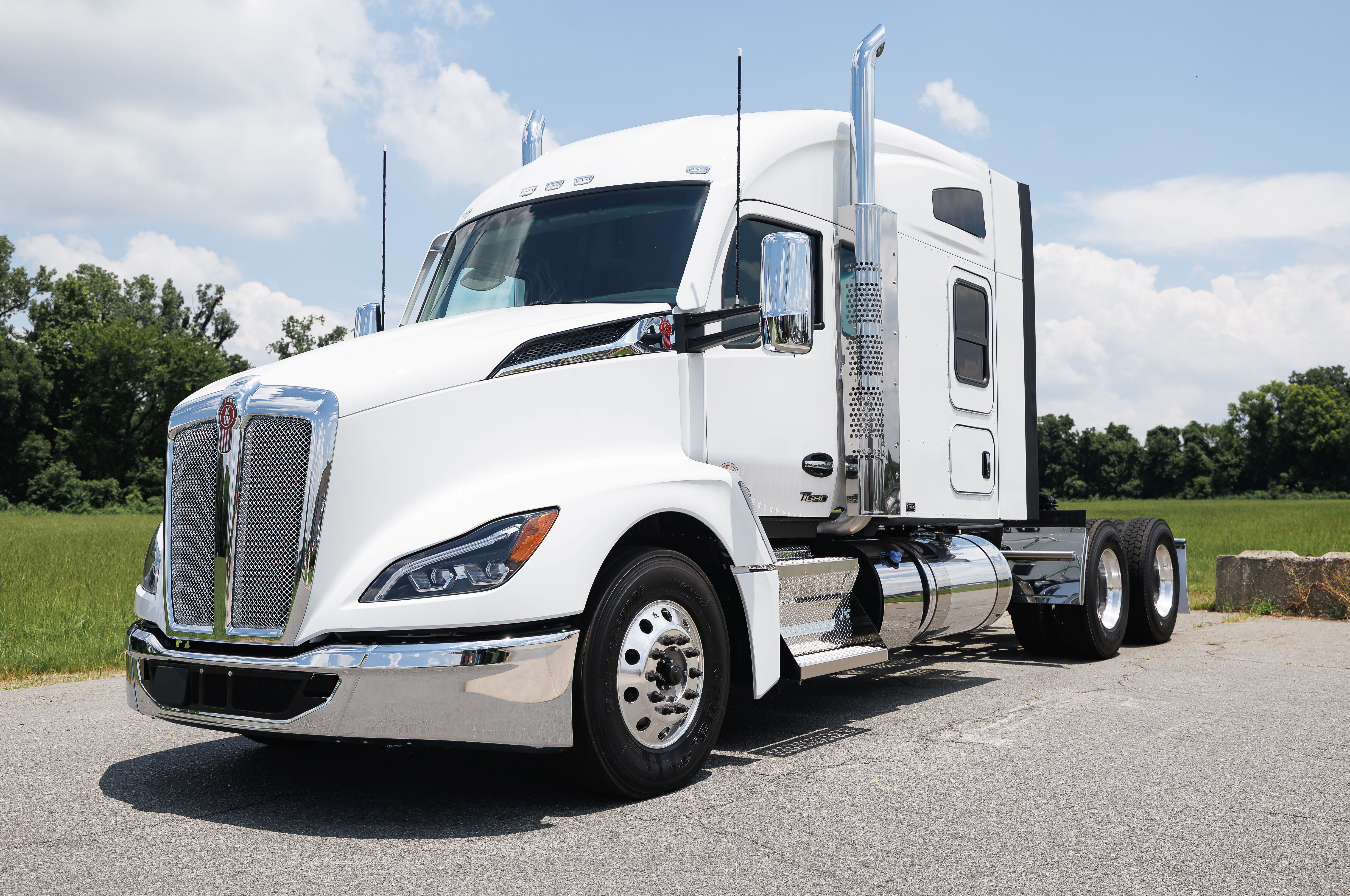 2027 KENWORTH T680 in Little Rock, AR