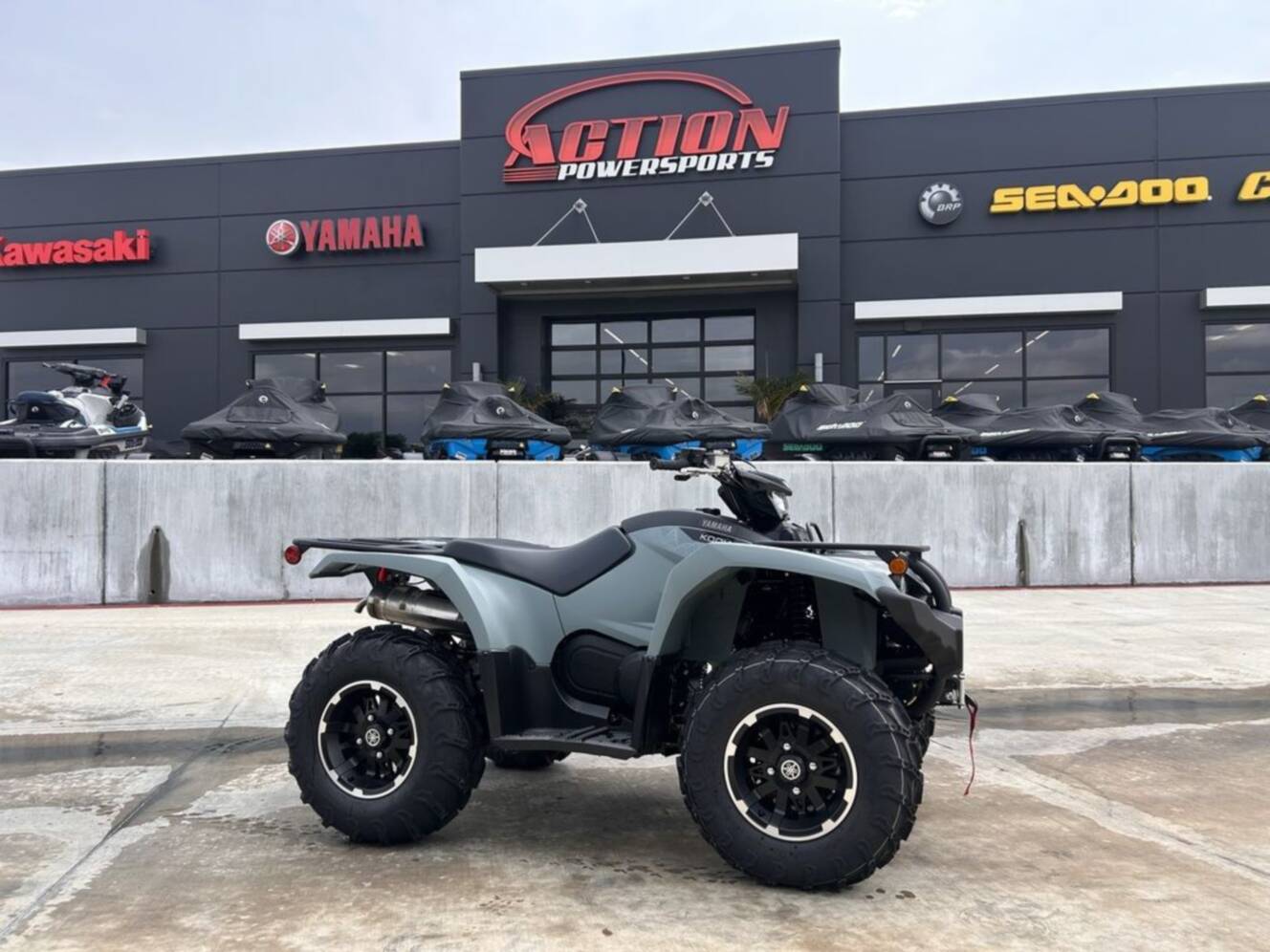 A photo of this 2026 Yamaha Kodiak 450 EPS XT-R