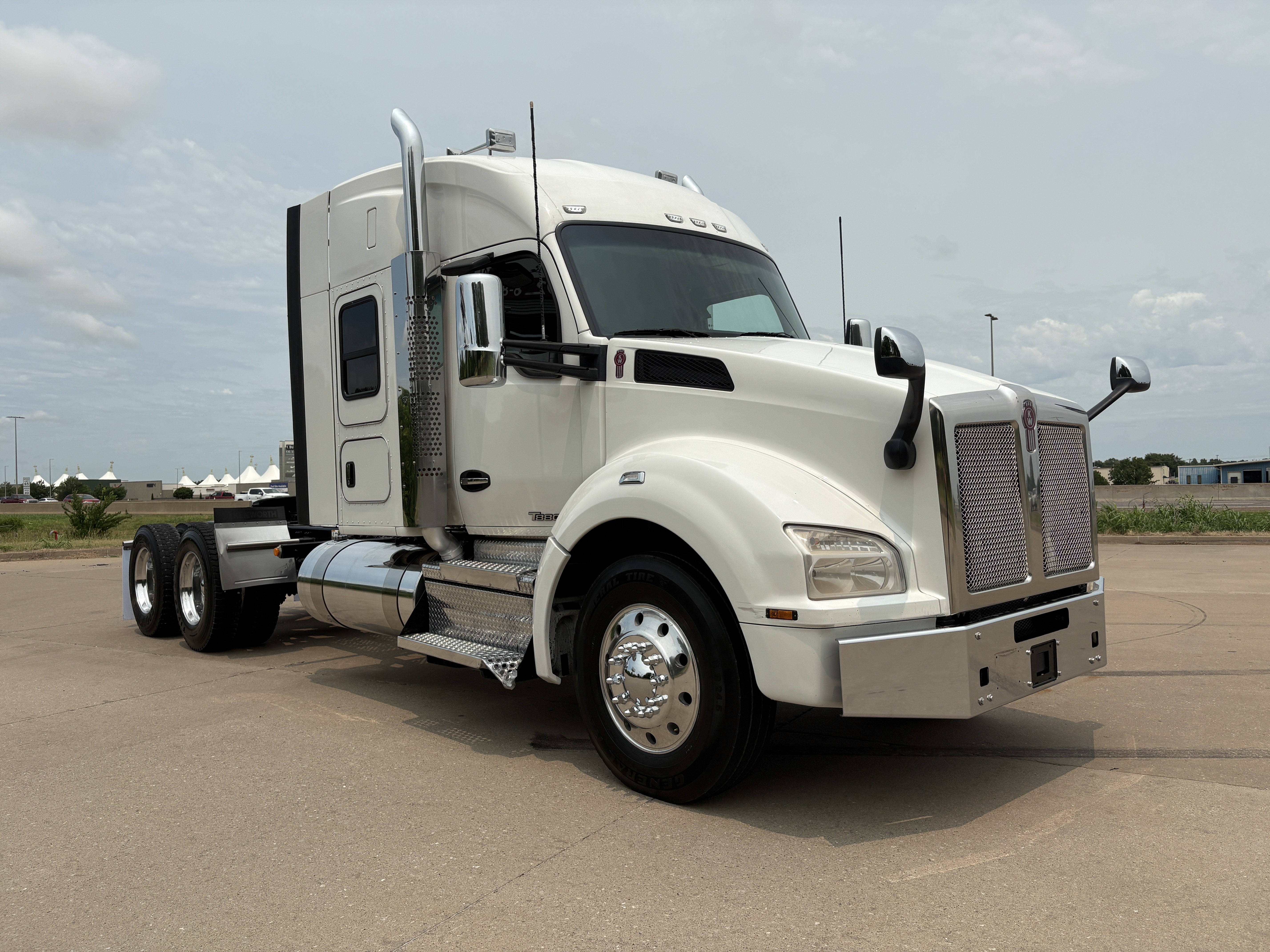2022 KENWORTH T880 in Oklahoma City, OK
