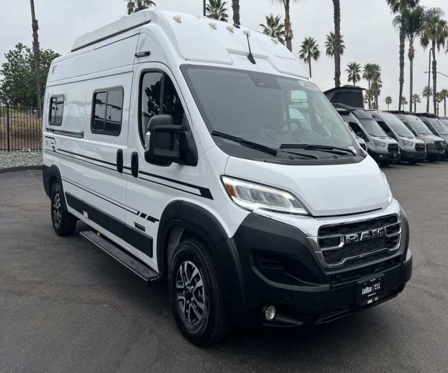 2027 Winnebago SOLIS BUT59P in san diego CA