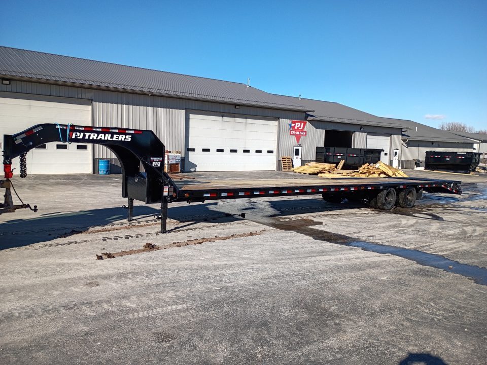 2026 PJ Trailers LD402 in Hilbert, WI