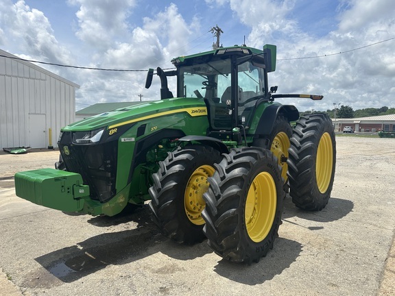2023 John Deere 8R 370 in Piggott, AR