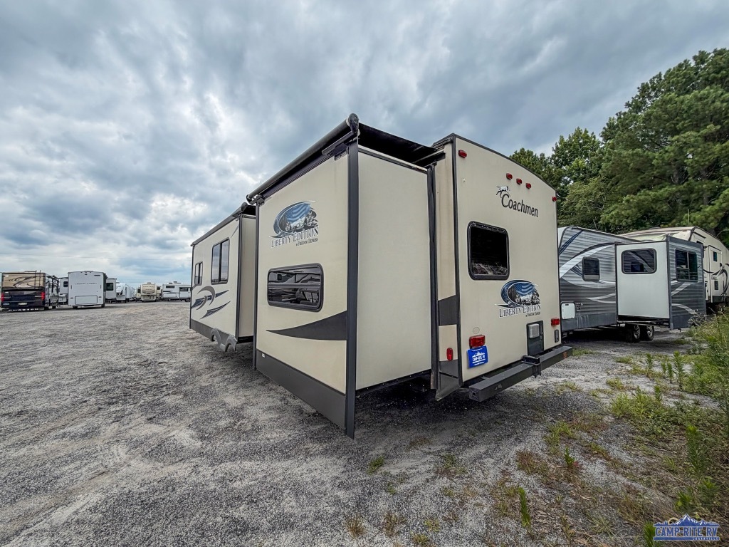 2015 Coachmen Rv Freedom Express Liberty Edition 310BHDS in loganville GA
