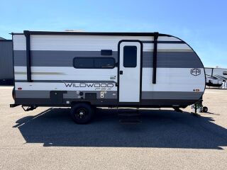 2025 FOREST RIVER WILDWOOD FSX 177BH