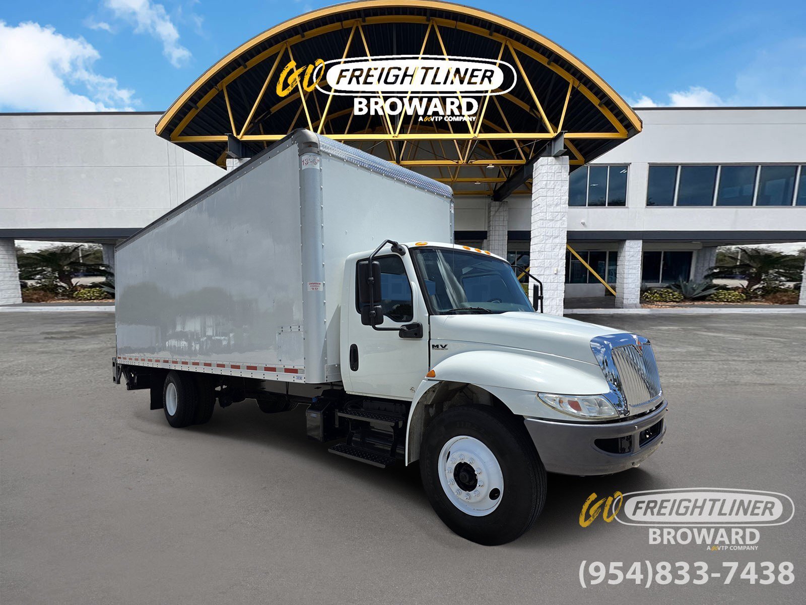 2020 INTERNATIONAL 4300 in Pompano Beach, FL