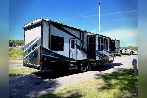 2025 Heartland Cyclone 3714 in ocala FL