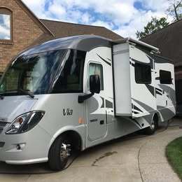 2015 Winnebago VIA 25T in lakeview MI