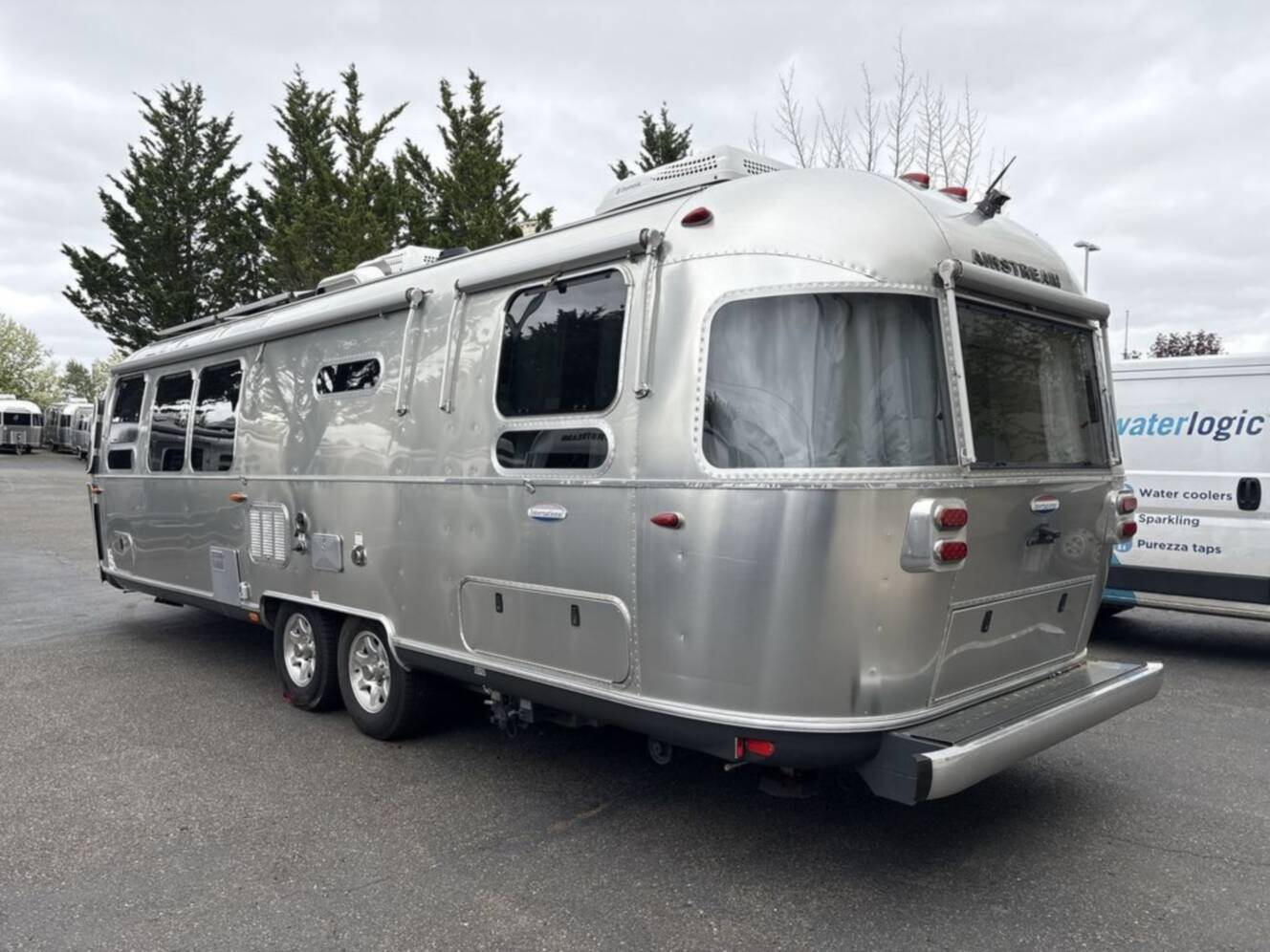 A photo of this 2016 Airstream International 30RBQ