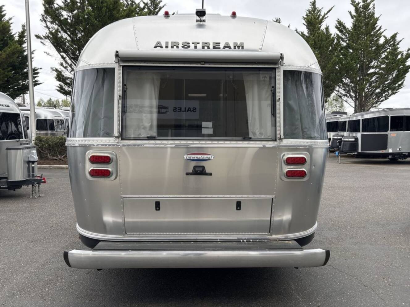 A photo of this 2016 Airstream International 30RBQ