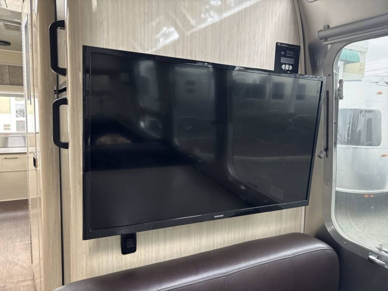 A photo of this 2016 Airstream International 30RBQ