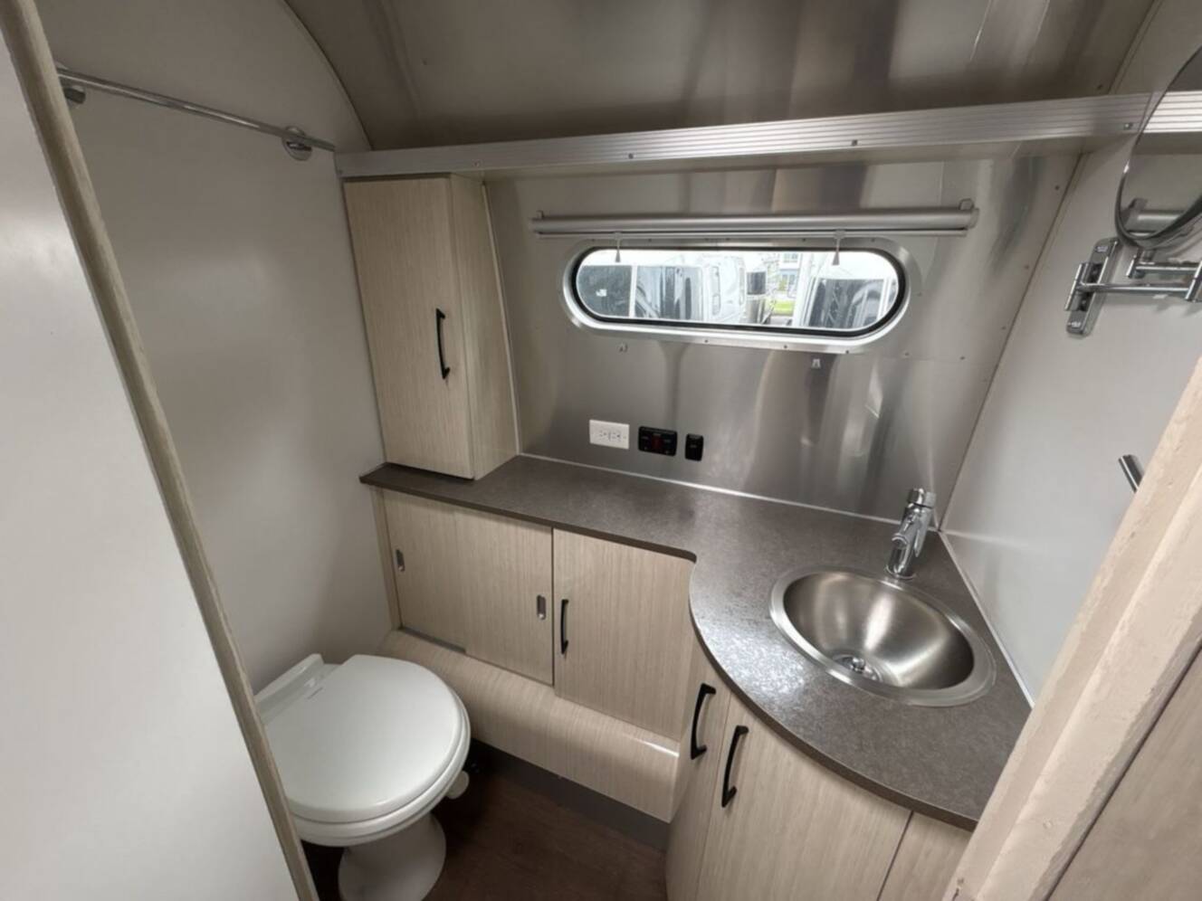A photo of this 2016 Airstream International 30RBQ
