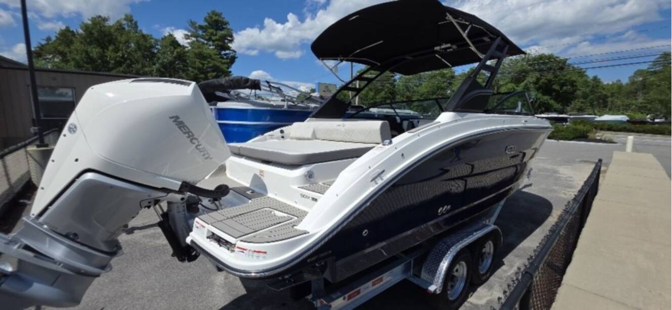 A photo of this 2026 Sea Ray SDX 250 Outboard