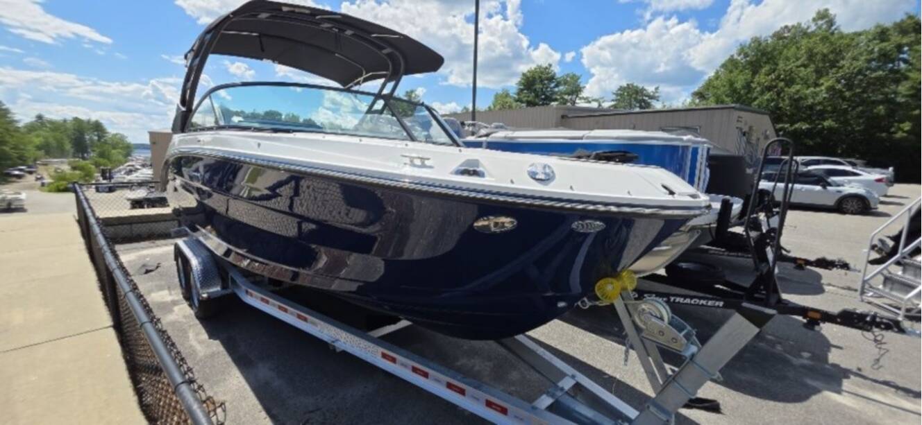 A photo of this 2026 Sea Ray SDX 250 Outboard