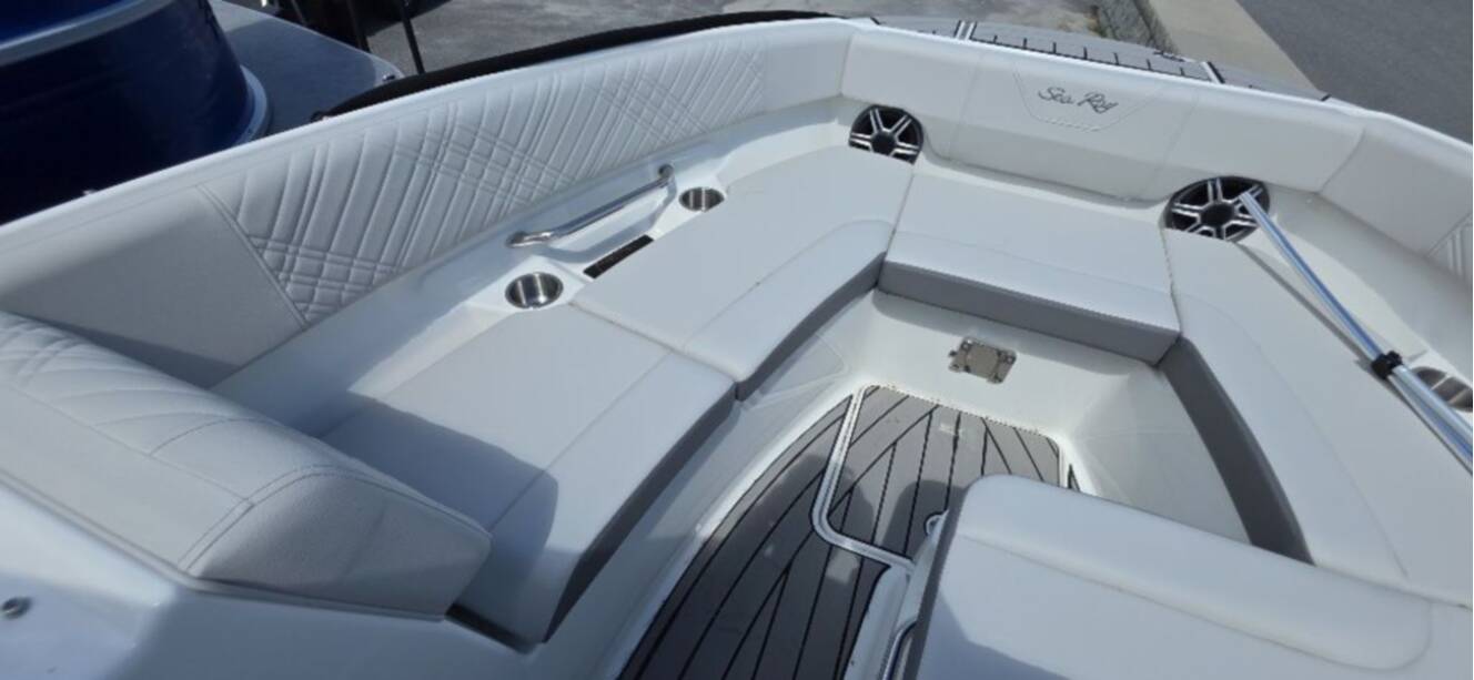 A photo of this 2026 Sea Ray SDX 250 Outboard