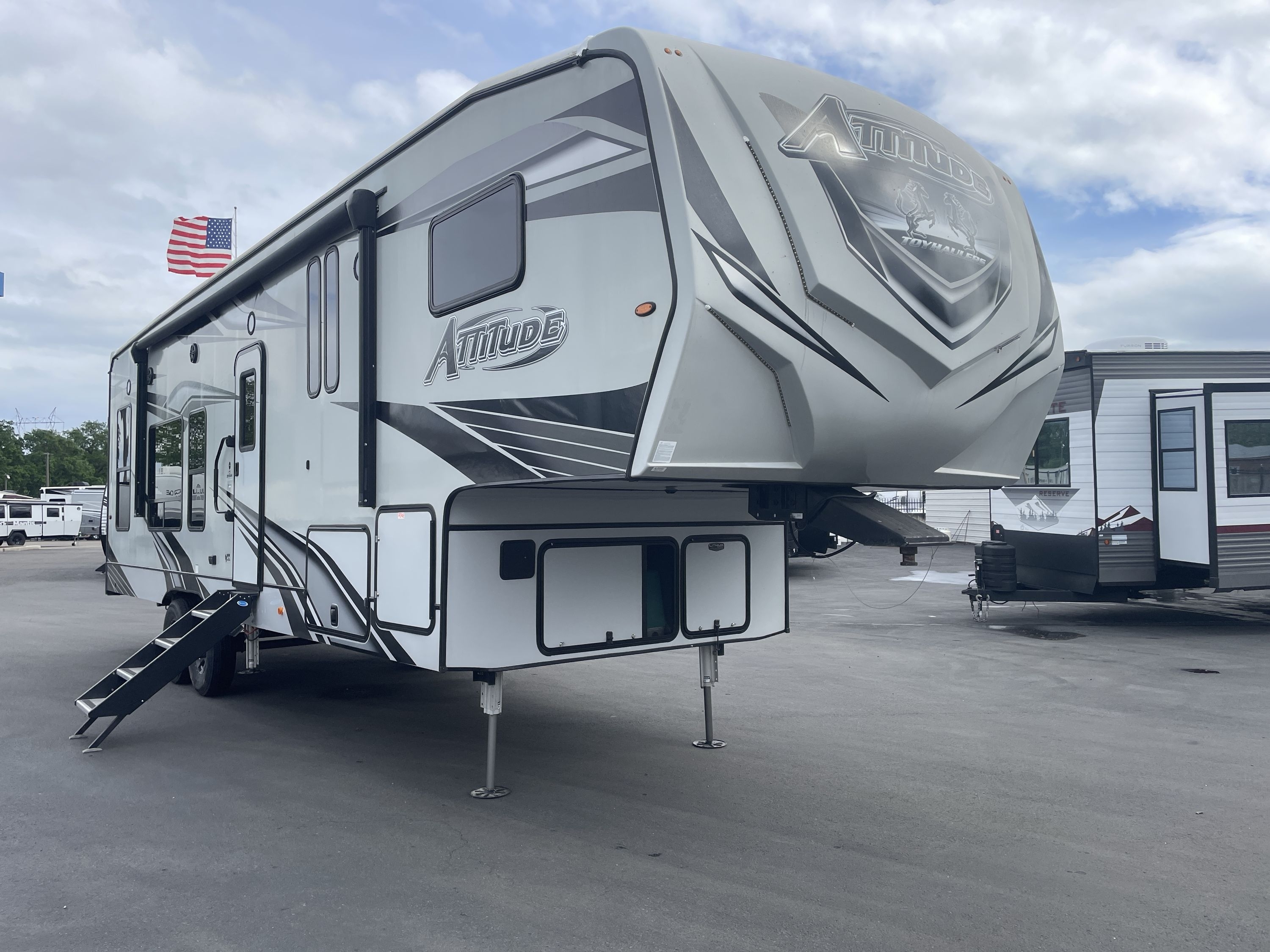 2023 Eclipse Rv ATTITUDE WIDE LITE 2919SAG in anderson CA