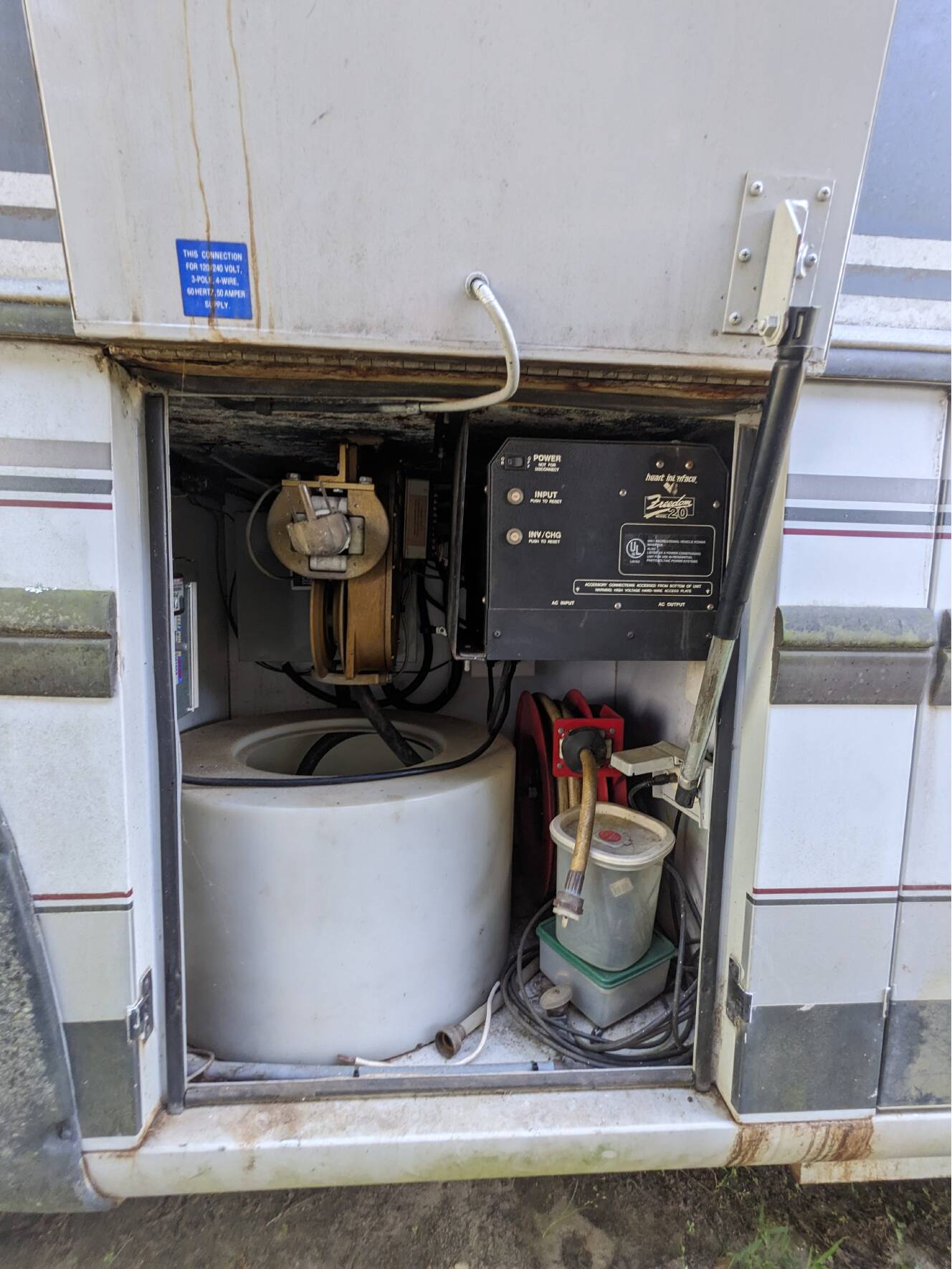 A photo of this 1987 Airstream 345