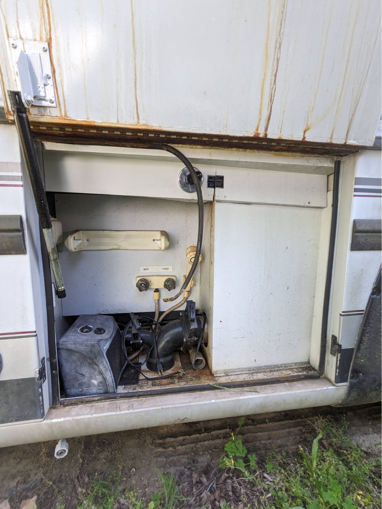 A photo of this 1987 Airstream 345