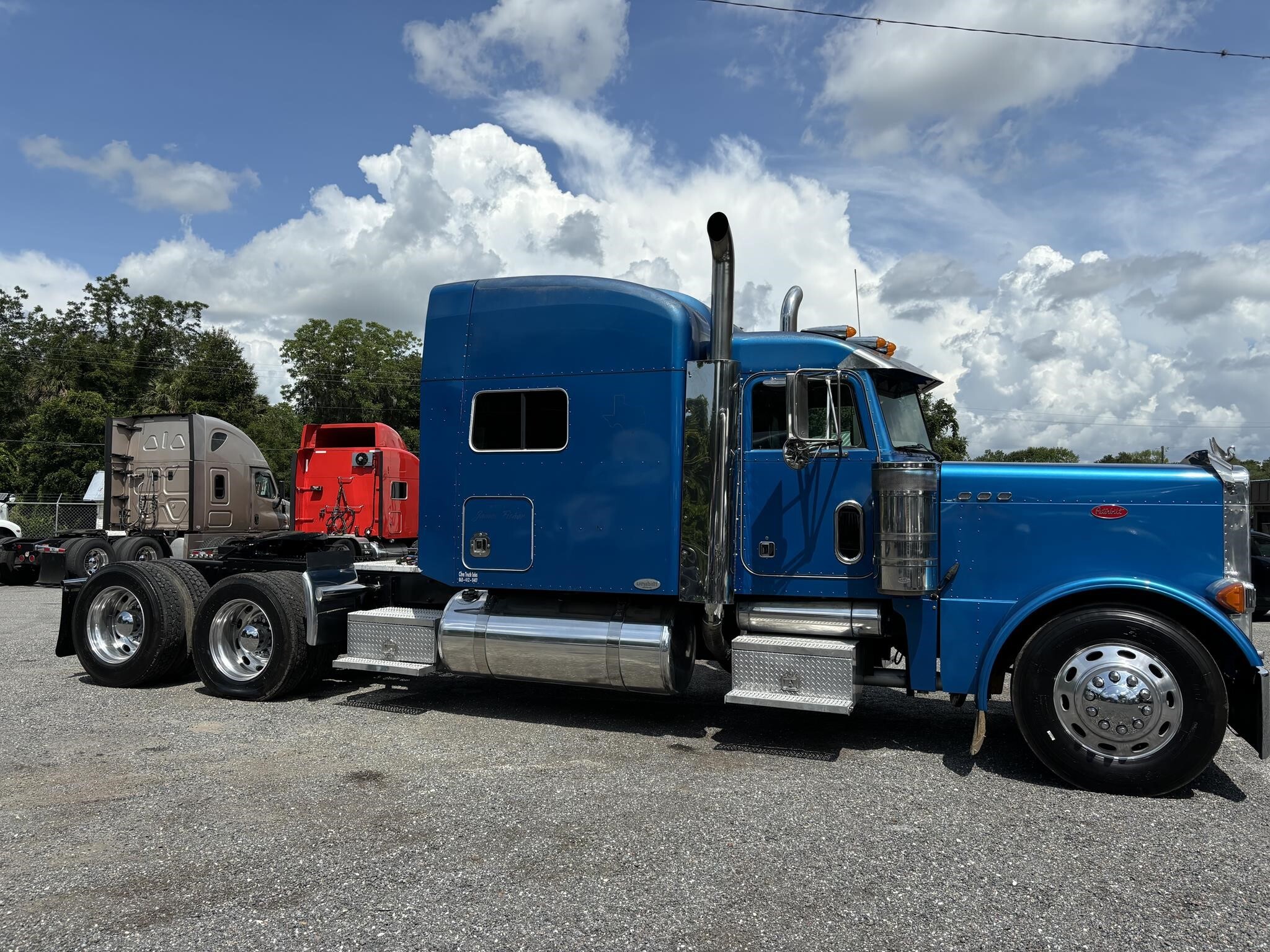 2004 PETERBILT 379 in Citra, FL