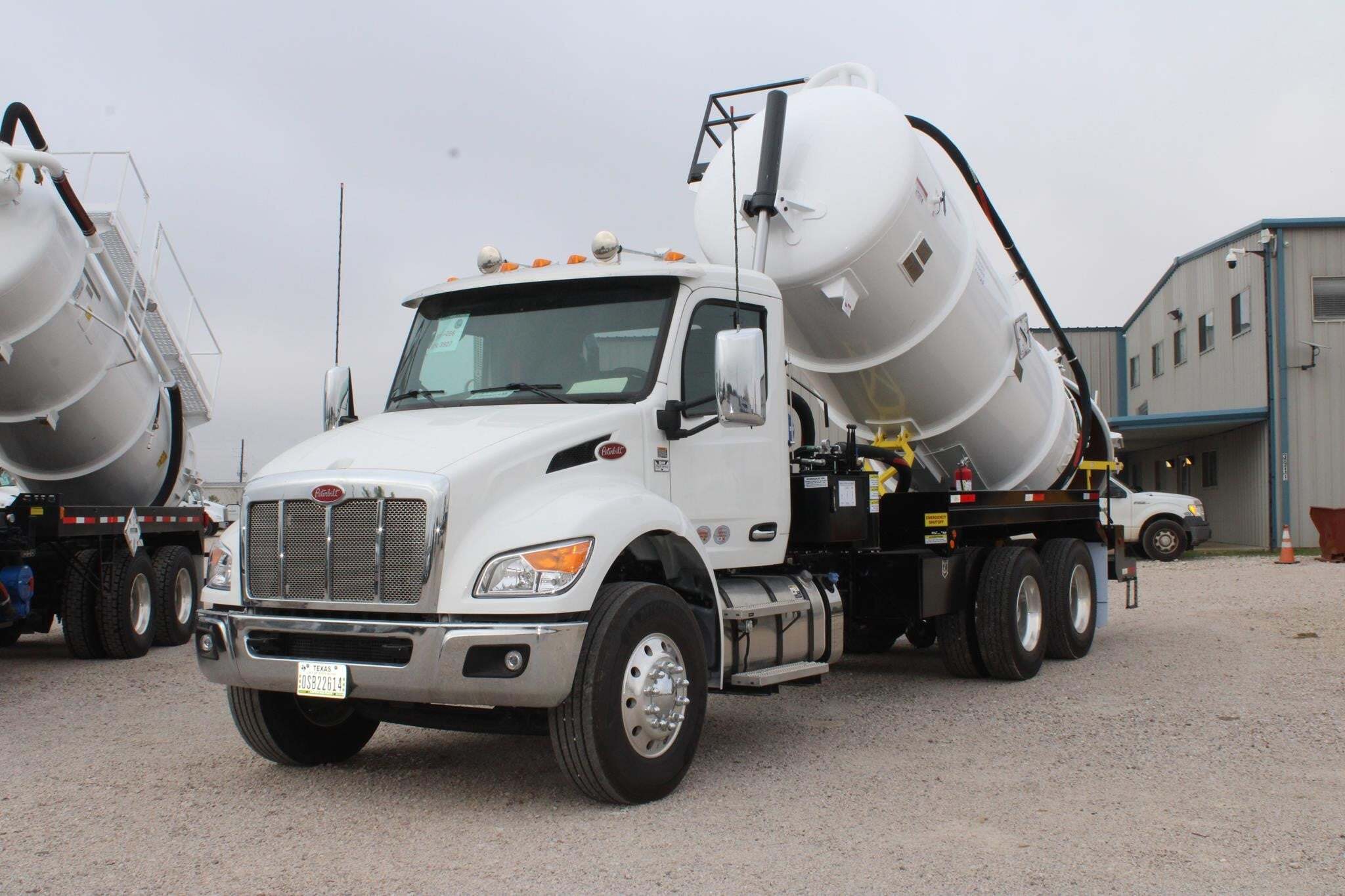 2026 PETERBILT 548 in Brookshire, TX