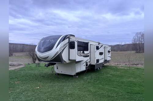 2018 Grand Design SOLITUDE 379FLS in valatie NY