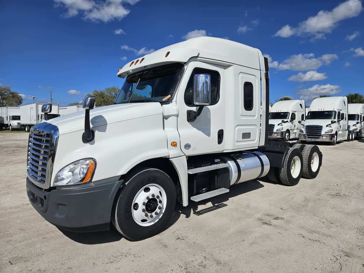 2019 FREIGHTLINER CASCADIA 125 in Orlando, FL
