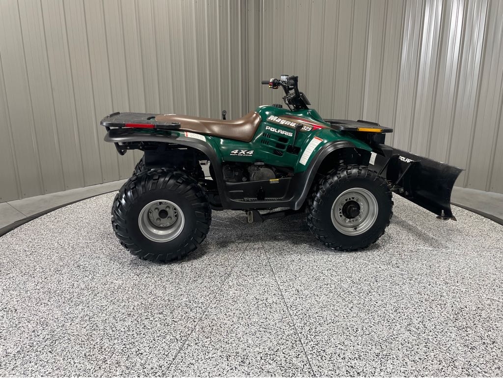 2000 Polaris MAGNUM 325 4x4 w/plow 325 2X4 in jonestown PA