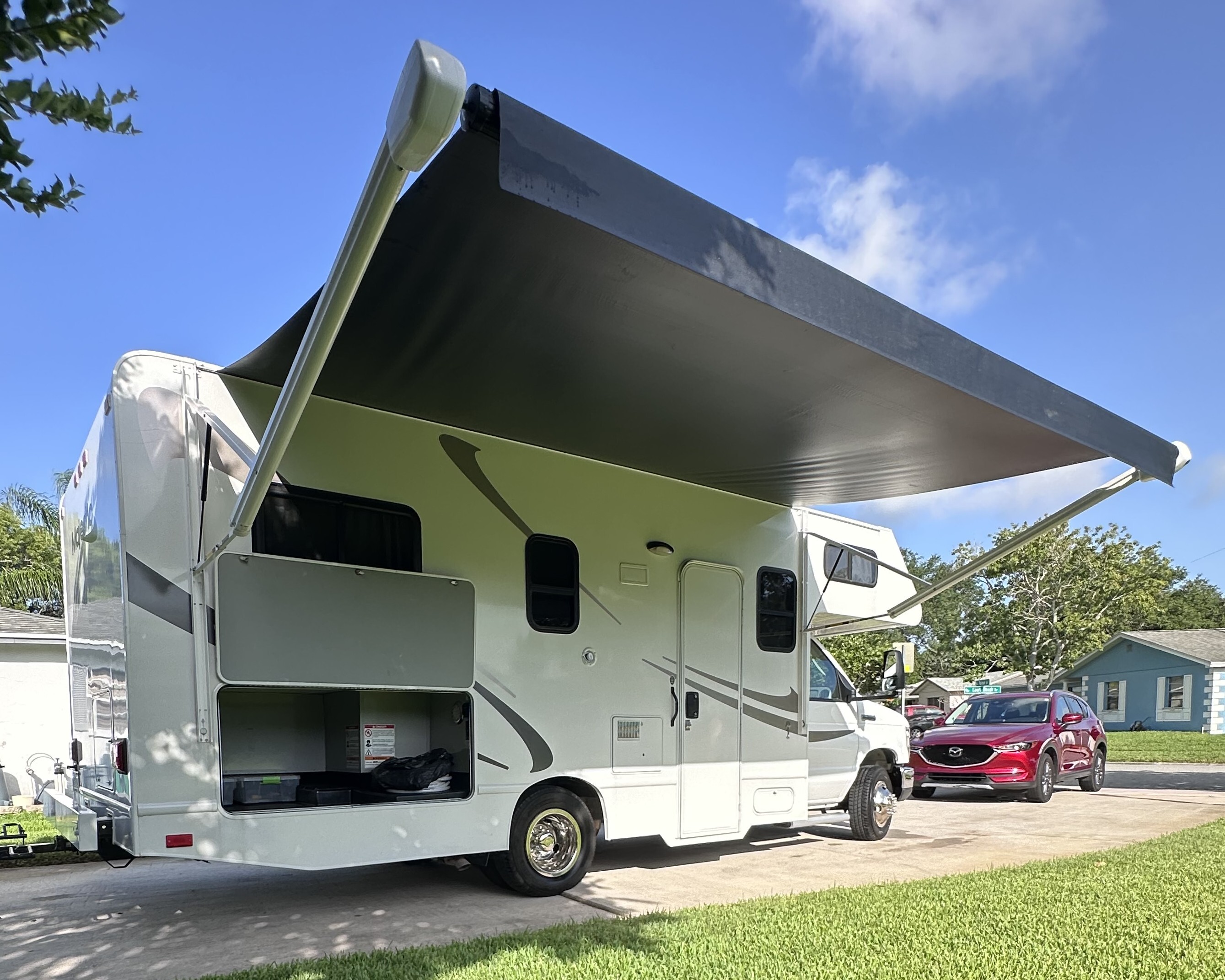 2019 Thor Motor Coach FOUR WINDS MAJESTIC 23A in melbourne FL