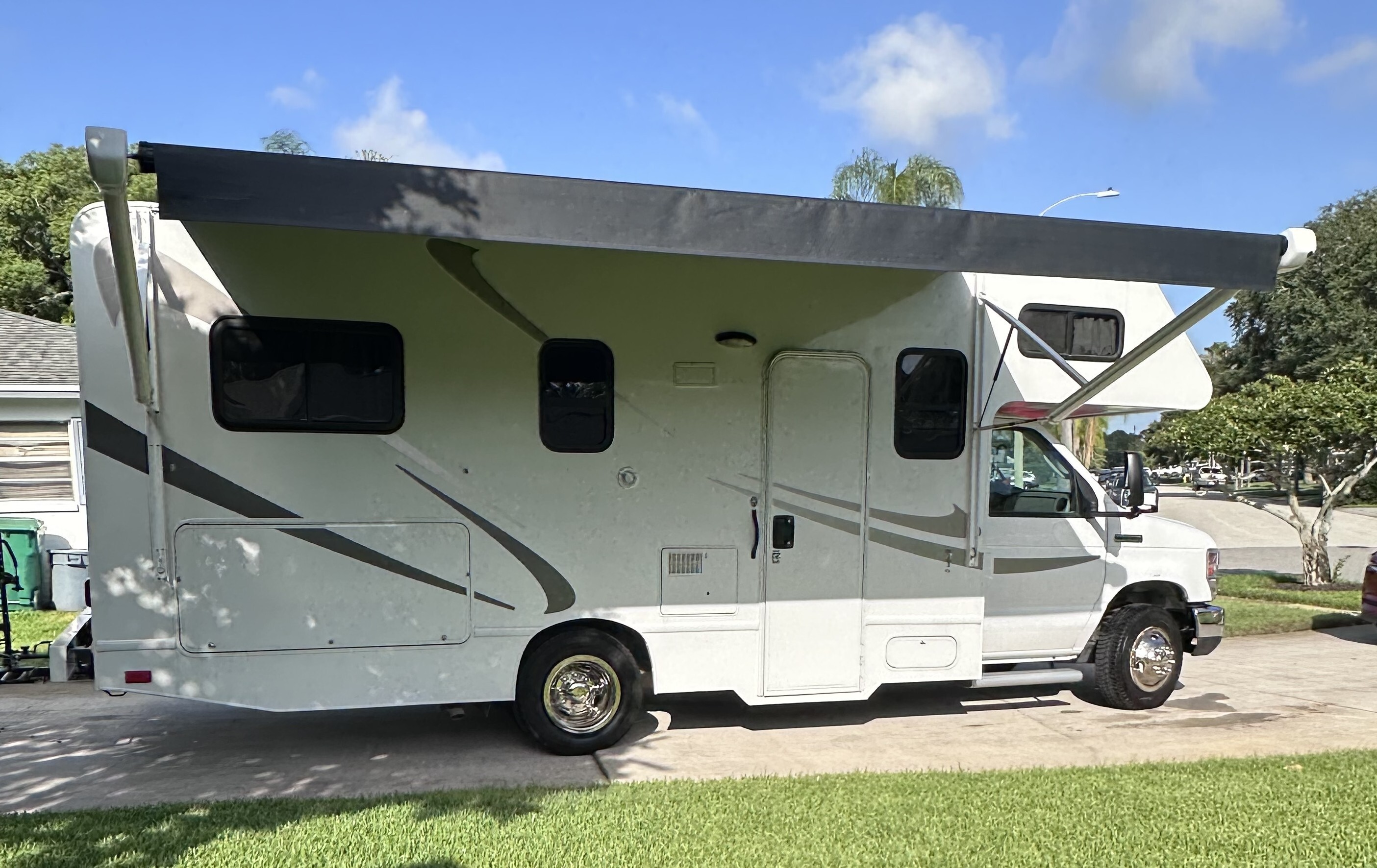 2019 Thor Motor Coach FOUR WINDS MAJESTIC 23A in melbourne FL