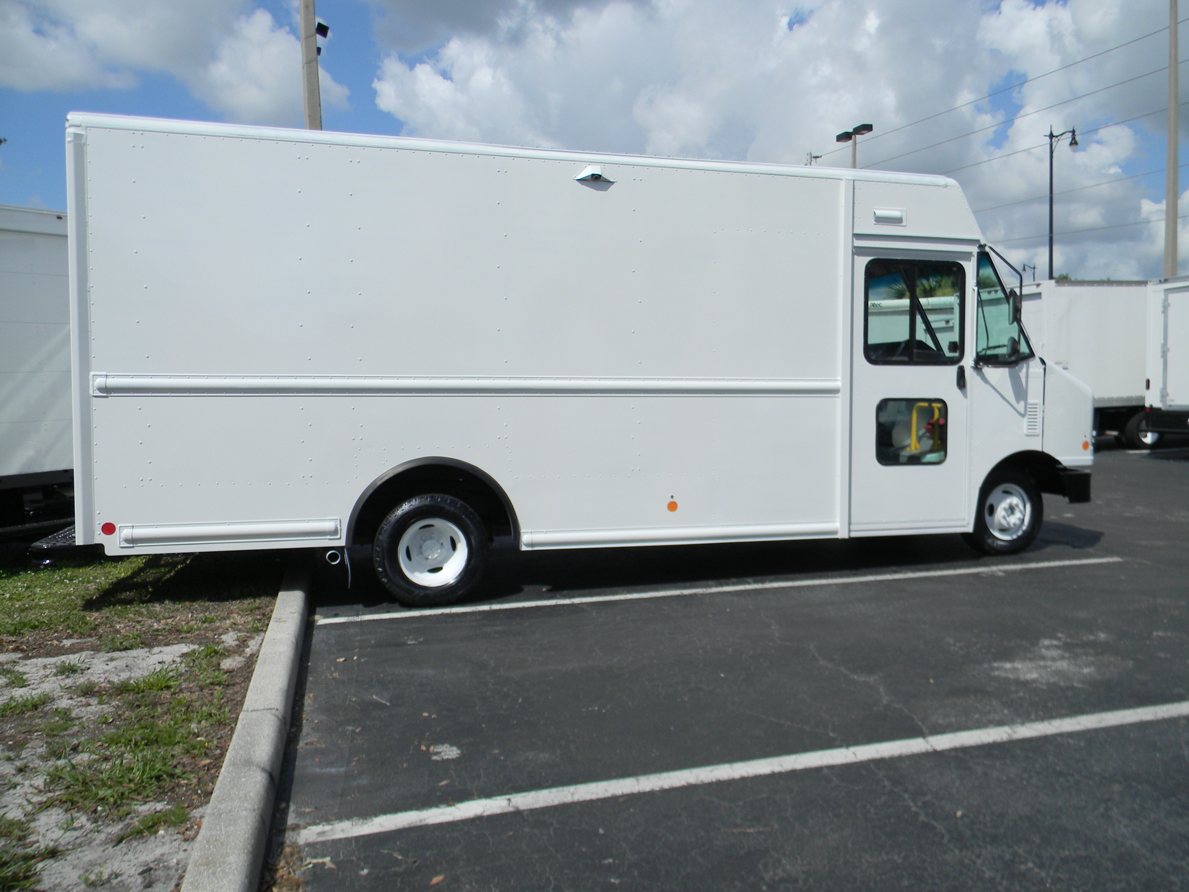 2019 FORD ECONOLINE in Sanford, FL