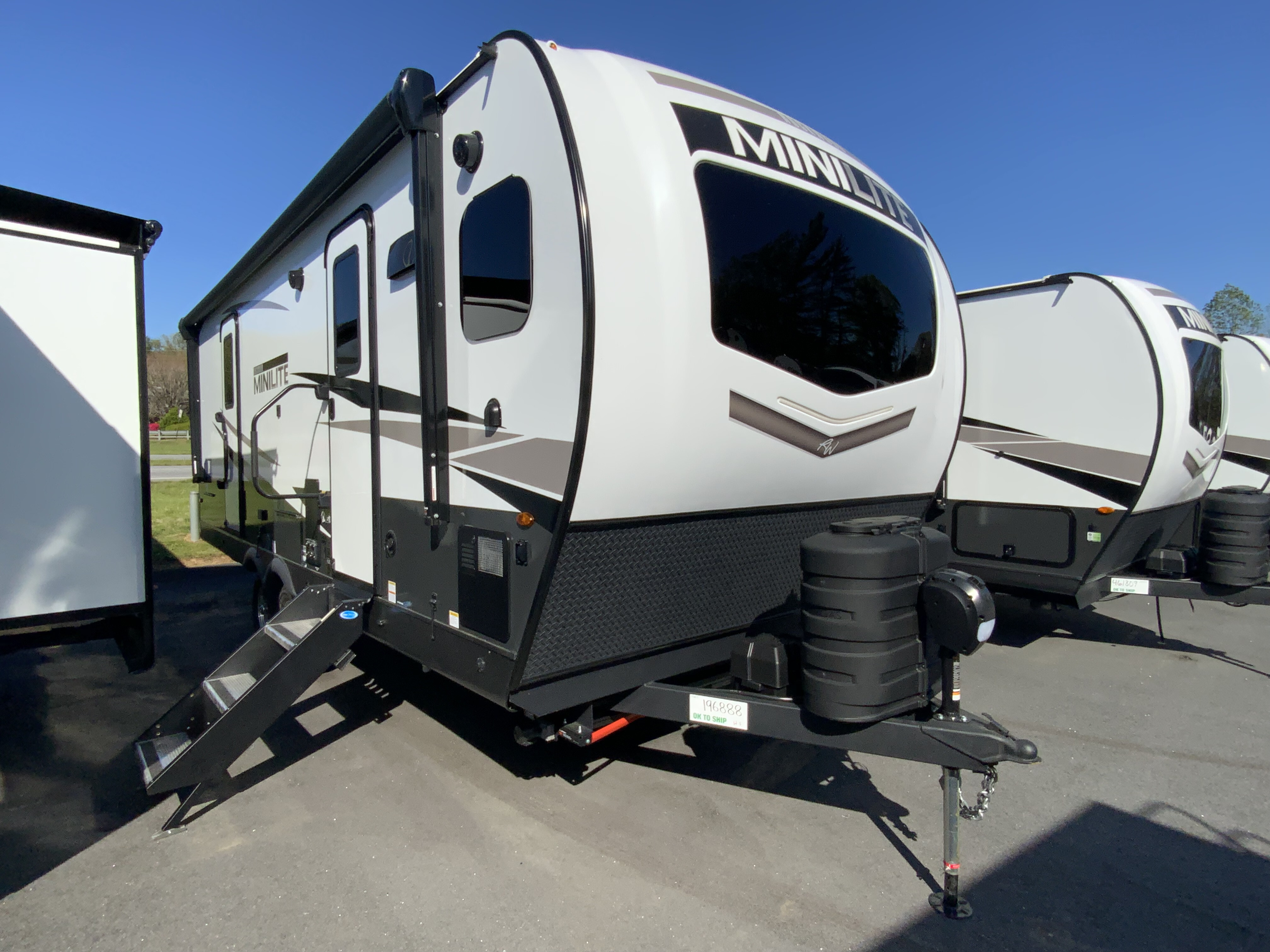 2025 Forest River ROCKWOOD MINI LITE 2516S in lenoir NC