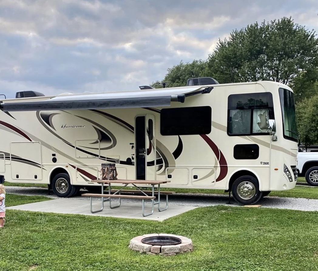 2018 Thor Motor Coach HURRICANE 34J in batesville IN