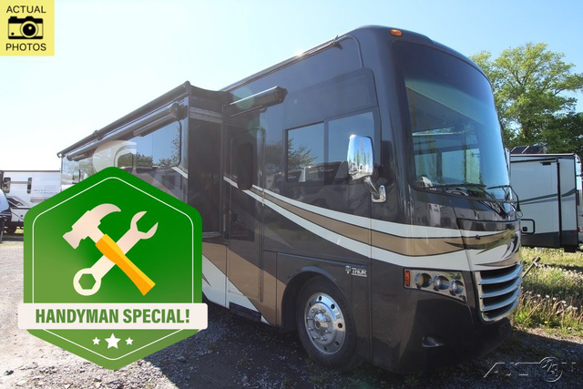 2017 Thor Motor Coach Miramar 35.2 in greencastle PA