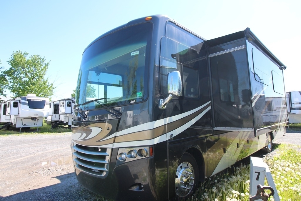 2017 Thor Motor Coach Miramar 35.2 in greencastle PA