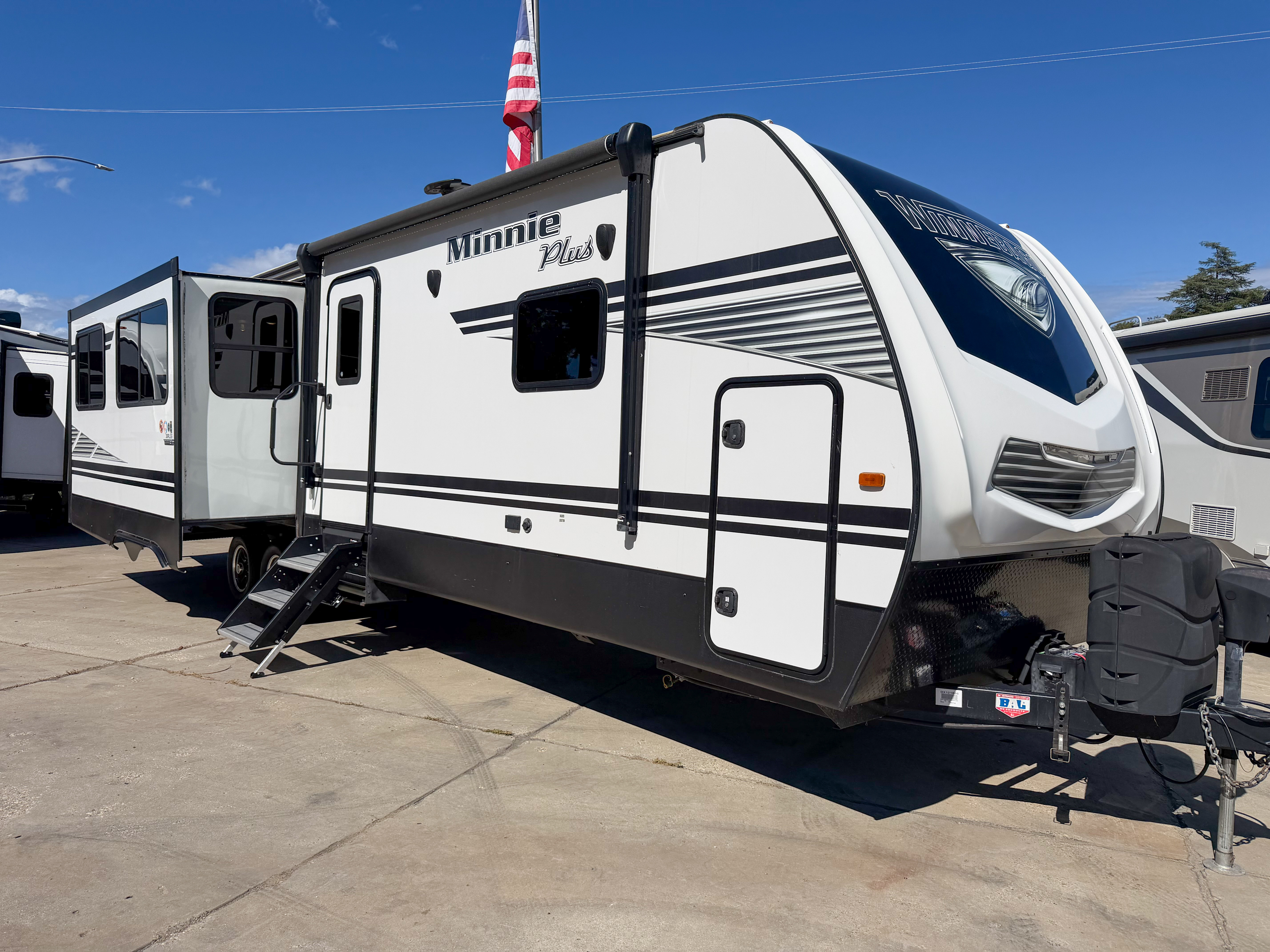 2019 Winnebago MINNIE PLUS 30RLSS RV