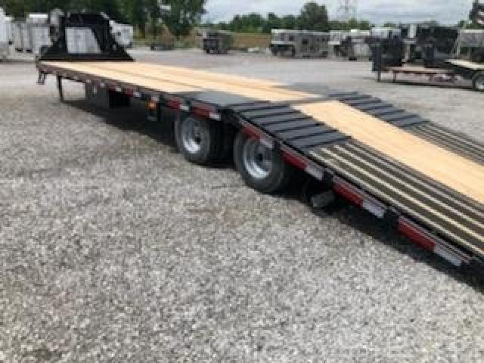 2026 Diamond C Trailers FMAX210 32 x 102- HDT in Calvert City, KY