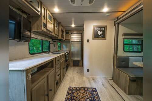 2022 Forest River SURVEYOR LEGEND 203RKLE in dryfork WV