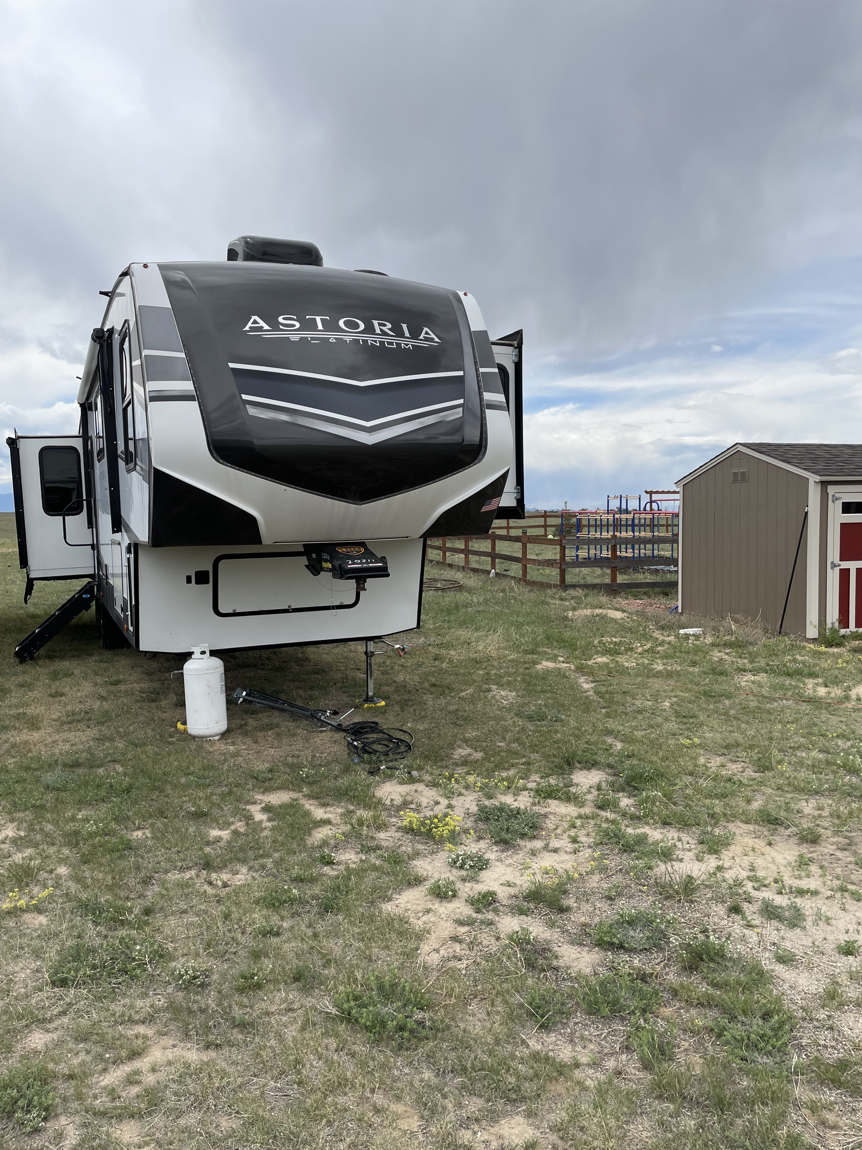 2020 Dutchmen ASTORIA FIFTH WHEEL PLATINUM 3553MBP in colorado springs CO