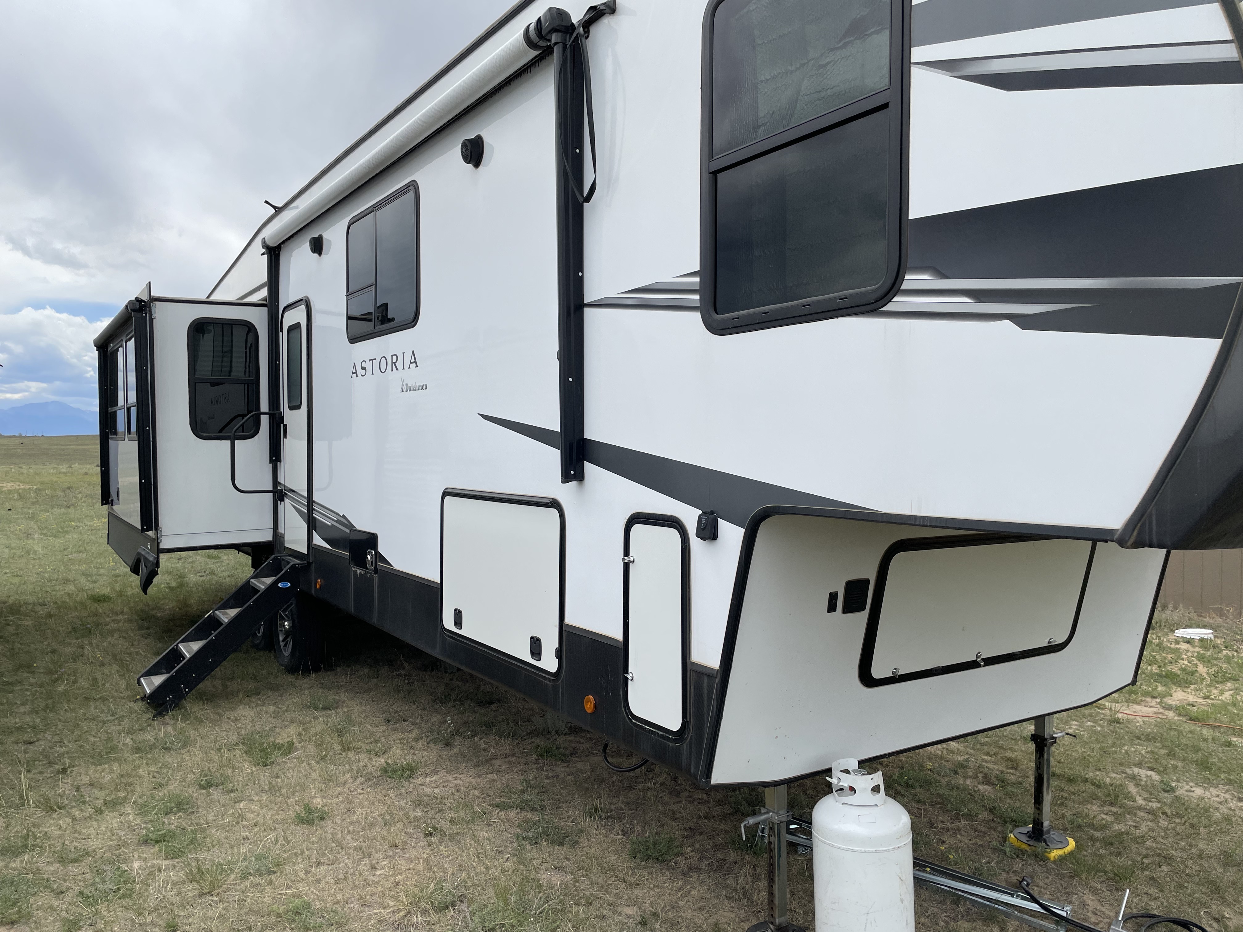 2020 Dutchmen ASTORIA FIFTH WHEEL PLATINUM 3553MBP RV