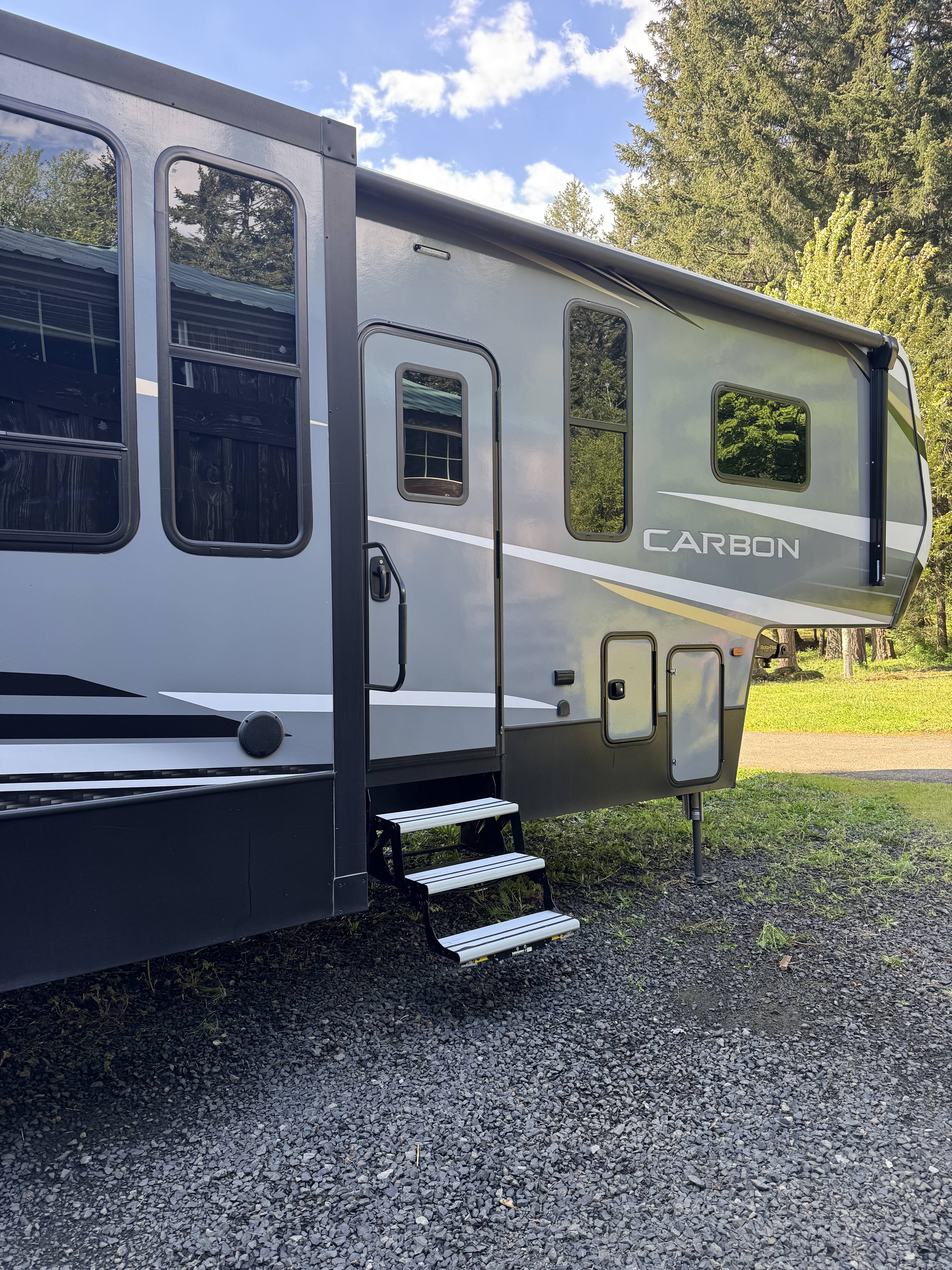2020 Keystone CARBON 348 in stevenson WA