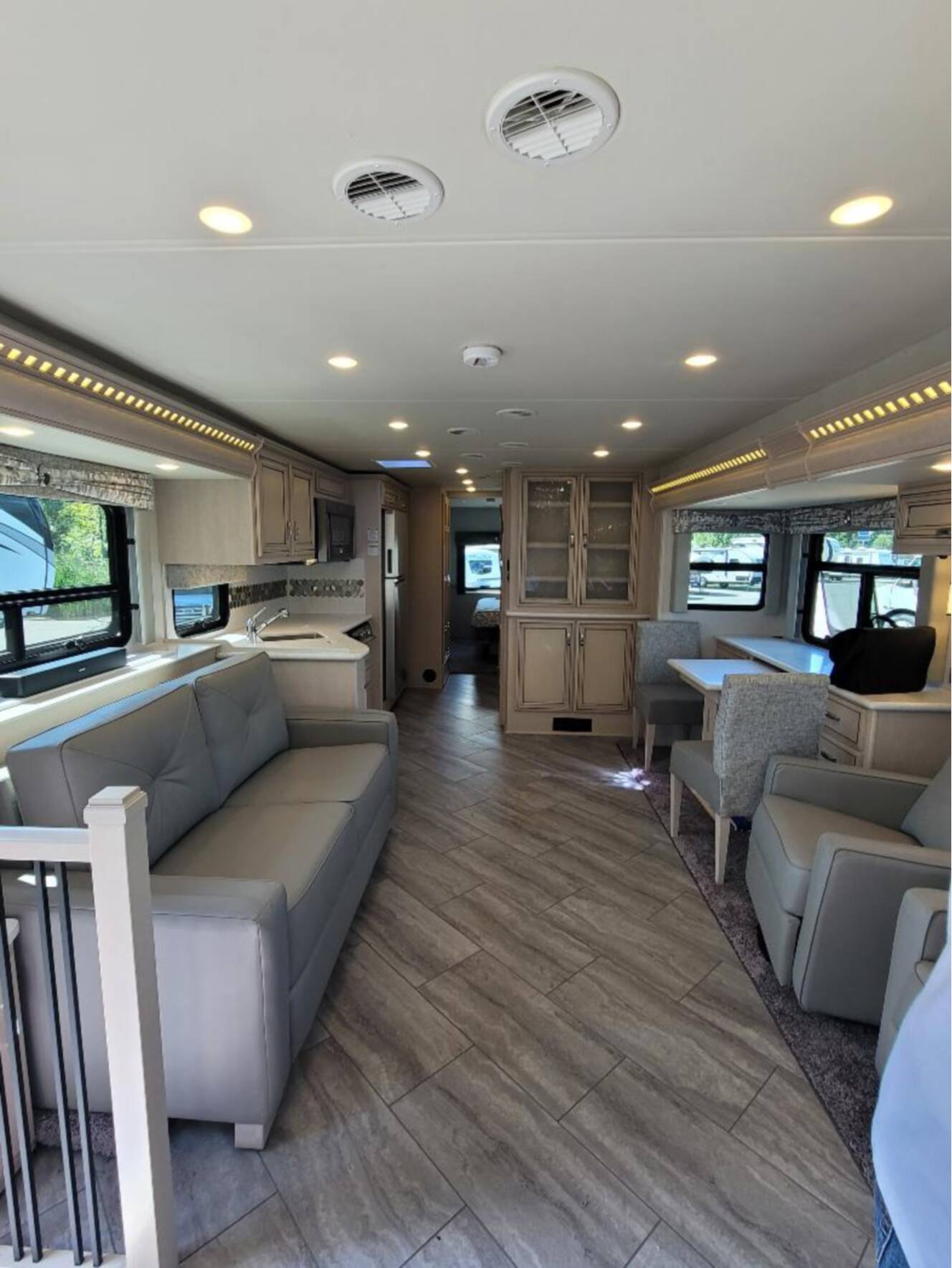 A photo of this 2021 Newmar BAY STAR 3626